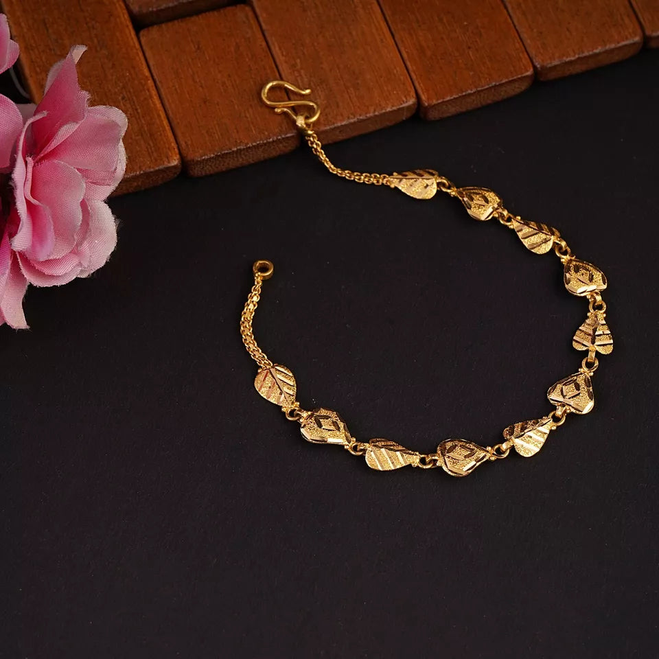 916 hallmark gold ladies handcrafted braclet for party and daily wear