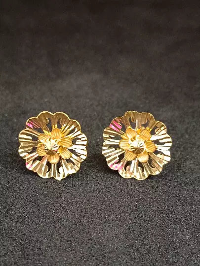 22k BIS hallmarked gold Women's Earrings | Indian ethnic handmade studs | Yellow