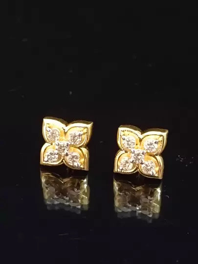 Natural Ceritified Diamond Women's Earrings Handmade Stud Earrings 18kt Gold