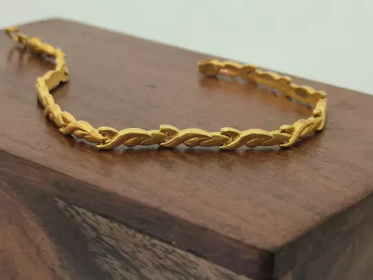 916 hallmark gold ladies handcrafted braclet for party and daily wear